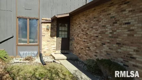 1590 2 Riverview Dr, Macomb, IL 61455 photo 2