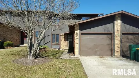 1590 2 Riverview Dr, Macomb, IL 61455 photo 1