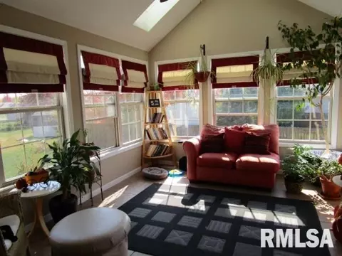 203 Bittersweet Ave, Germantown Hills, IL 61548 photo 5