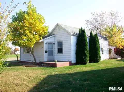 1052 E Pne, Canton, IL 61520 photo 1