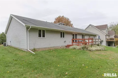 1447 E Myrtle, Canton, IL 61520 photo 4