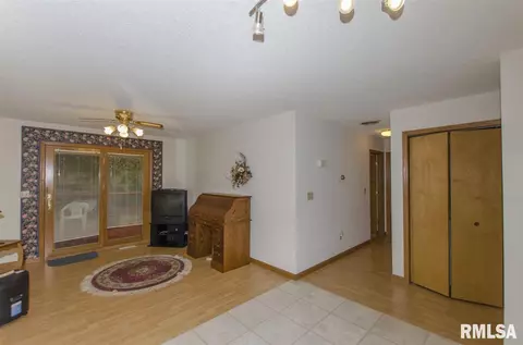1447 E Myrtle, Canton, IL 61520 photo 12
