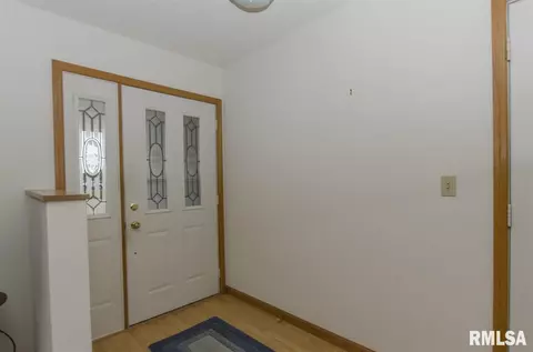 1447 E Myrtle, Canton, IL 61520 photo 2