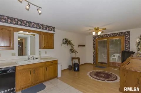 1447 E Myrtle, Canton, IL 61520 photo 7