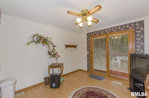 1447 E Myrtle, Canton, IL 61520 photo 13