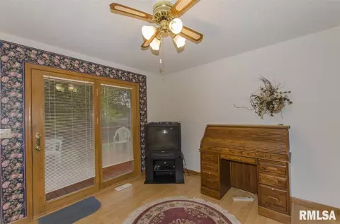 1447 E Myrtle, Canton, IL 61520 photo 14