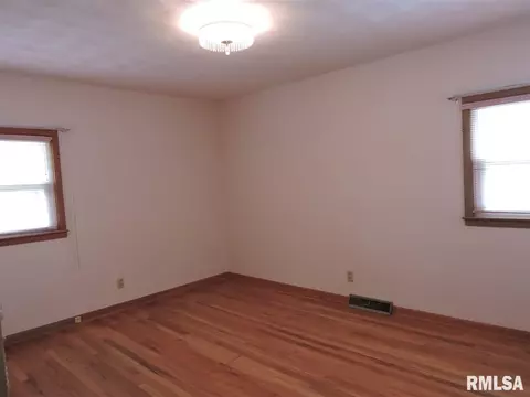 838 W Chase, Macomb, IL 61455 photo 14