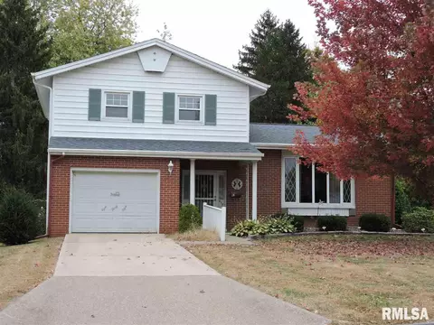 838 W Chase, Macomb, IL 61455 photo 1