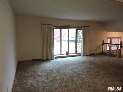 838 W Chase, Macomb, IL 61455 photo 4