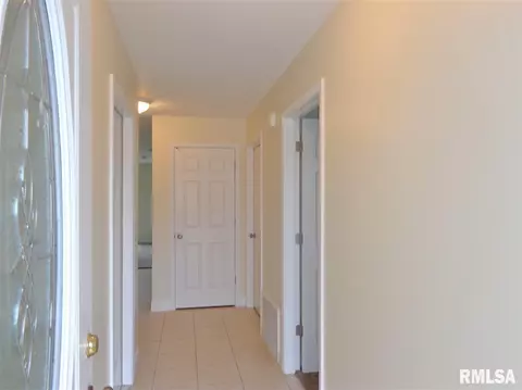 1309 Willow Glen Dr, Metamora, IL 61548 photo 7