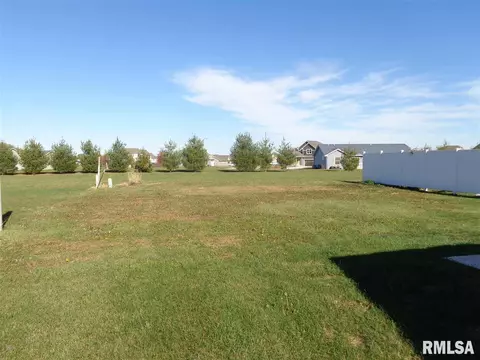 1309 Willow Glen Dr, Metamora, IL 61548 photo 4