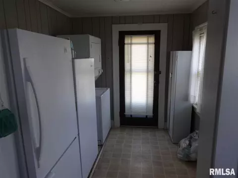 507 Thomas St, Henry, IL 61537 photo 9