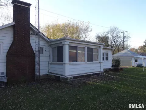 507 Thomas St, Henry, IL 61537 photo 2
