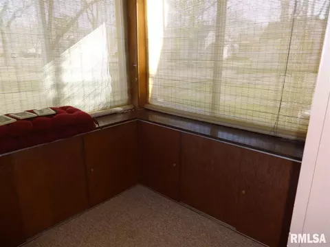 507 Thomas St, Henry, IL 61537 photo 6