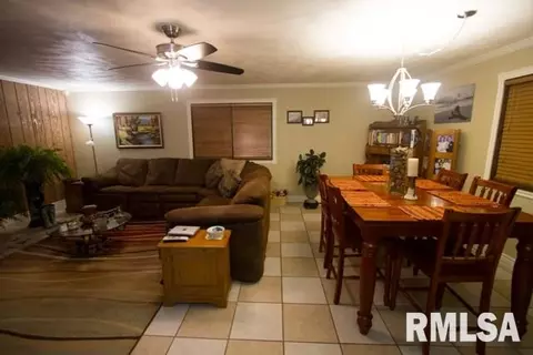 1900 Marshall, Eureka, IL 61530 photo 23