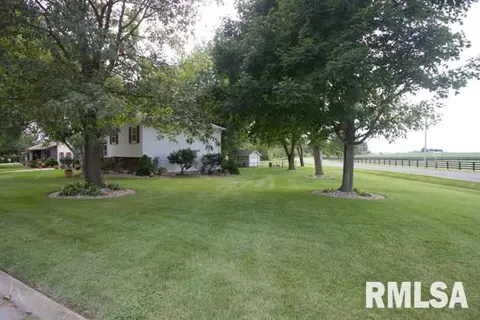 1900 Marshall, Eureka, IL 61530 photo 3