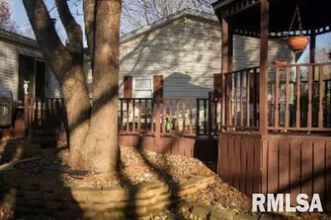 1900 Marshall, Eureka, IL 61530 photo 29