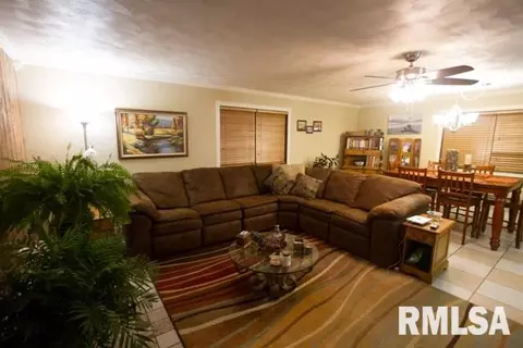 1900 Marshall, Eureka, IL 61530 photo 25