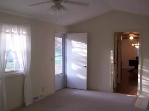 706 Devonshire Rd, Washington, IL 61571 photo 2