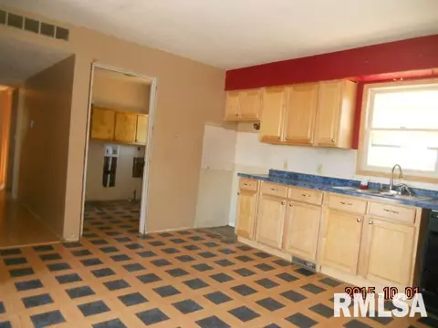 270 E Hess St, Bushnell, IL 61422 photo 3