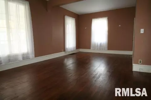 120 W Exchange, Danvers, IL 61732 photo 5