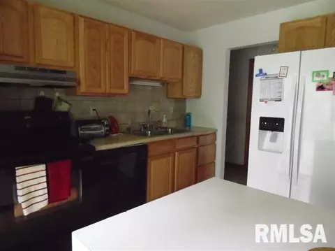 806 Meadow Dr, Macomb, IL 61455 photo 13