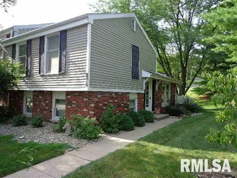 140 Richmond, Macomb, IL 61455 photo 2