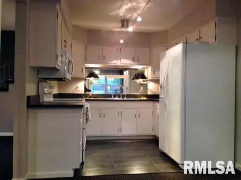 140 Richmond, Macomb, IL 61455 photo 6