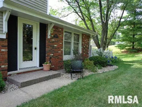 140 Richmond, Macomb, IL 61455 photo 3
