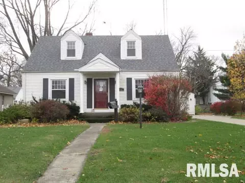 452 E 3rd St, El Paso, IL 61738 photo 1