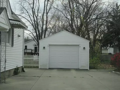 452 E 3rd St, El Paso, IL 61738 photo 17