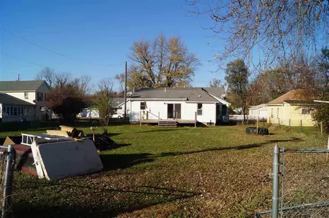 527 5th St, Saint David, IL 61563 photo 22
