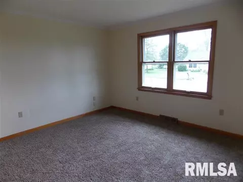 172 Harmony Ln, Macomb, IL 61455 photo 11
