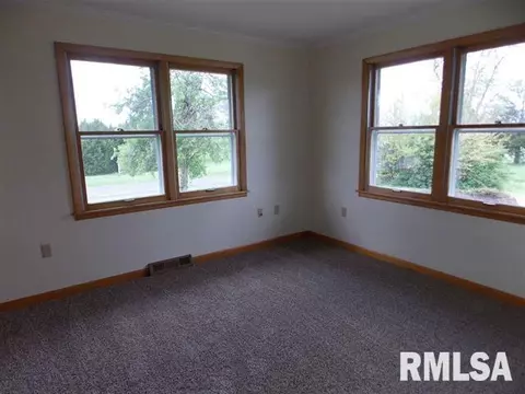 172 Harmony Ln, Macomb, IL 61455 photo 9