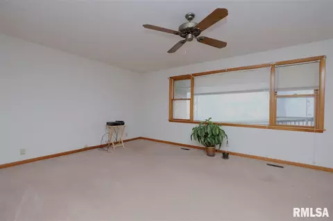 605 E High, Manito, IL 61546 photo 3