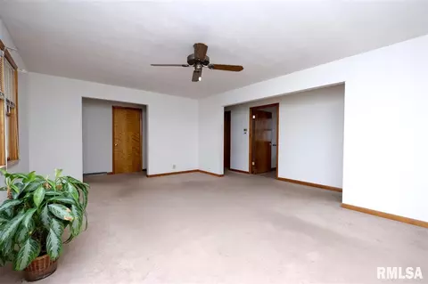 605 E High, Manito, IL 61546 photo 5