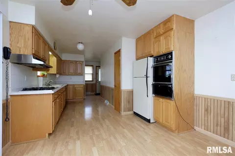 605 E High, Manito, IL 61546 photo 8