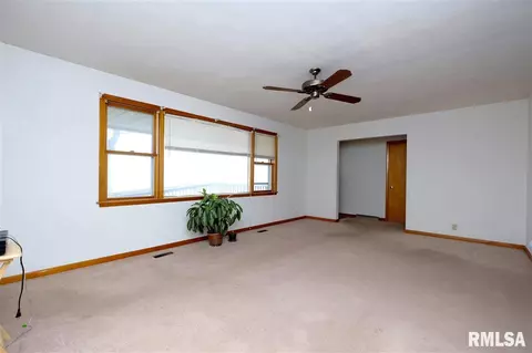 605 E High, Manito, IL 61546 photo 6