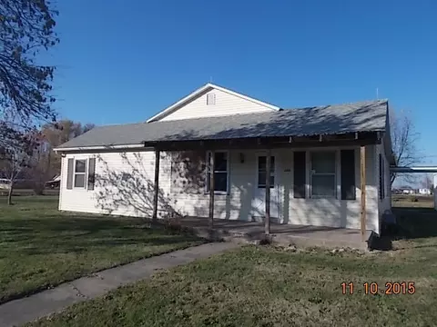 306 E 3rd St, Bowen, IL 62316 photo 1