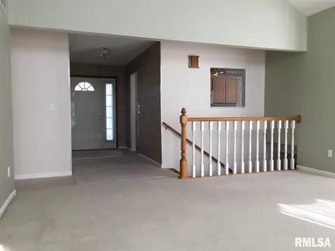 1919 Riverview Dr, Macomb, IL 61455 photo 2