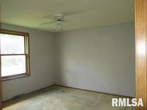 612 E Ash St, Canton, IL 61520 photo 5