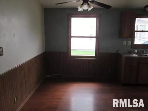 612 E Ash St, Canton, IL 61520 photo 12