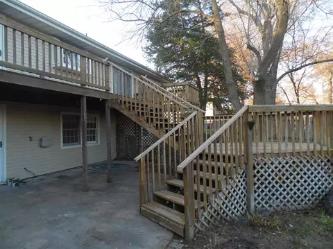 525 Meadow Dr, Macomb, IL 61455 photo 8