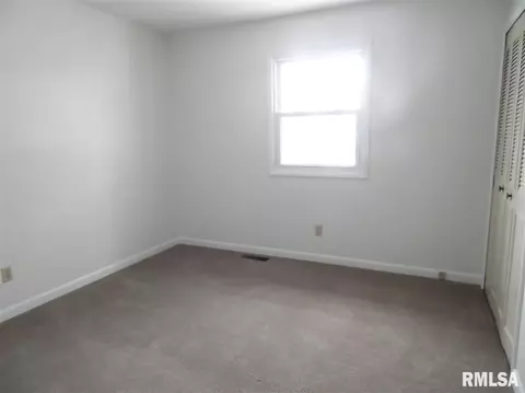 525 Meadow Dr, Macomb, IL 61455 photo 17