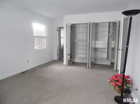 525 Meadow Dr, Macomb, IL 61455 photo 21