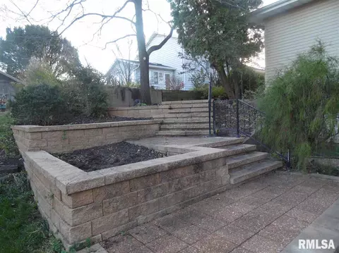 525 Meadow Dr, Macomb, IL 61455 photo 7