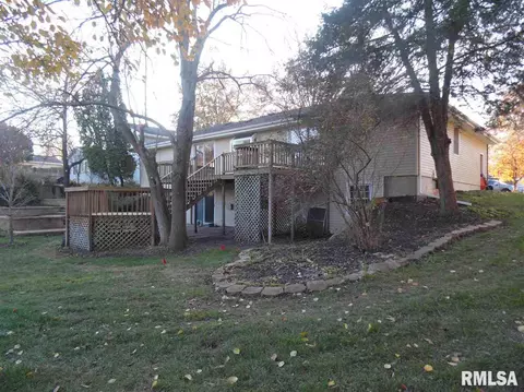 525 Meadow Dr, Macomb, IL 61455 photo 5