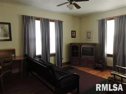 803 E Carroll St, Macomb, IL 61455 photo 8