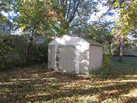 208 W Crow, Eureka, IL 61530 photo 16