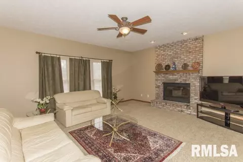 2330 W Murphy Dr, Dunlap, IL 61525 photo 5
